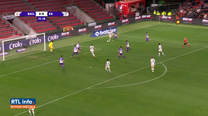 Standard Liege ultras steal Anderlecht tifo ahead of Croky Cup