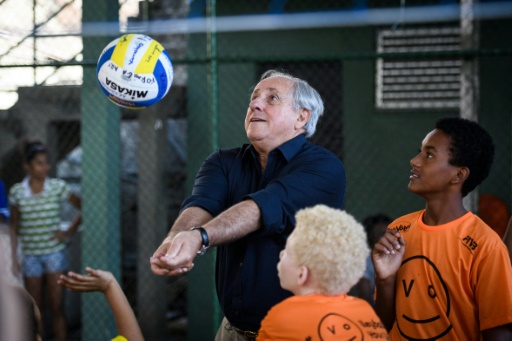 Voleibol: o presidente da Federação Internacional de Voleibol é suspeito de envolvimento em peculato no Brasil