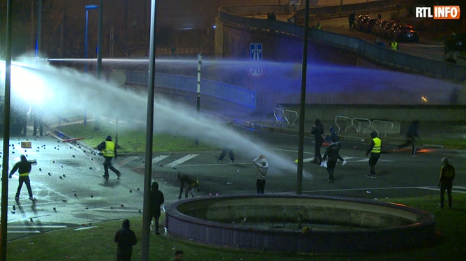 Une Manifestation Des Gilets Jaunes Déborde à Charleroi Ce