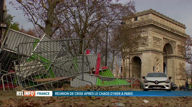 Paris Constate Les Dégâts Après La Manif Des Gilets Jaunes