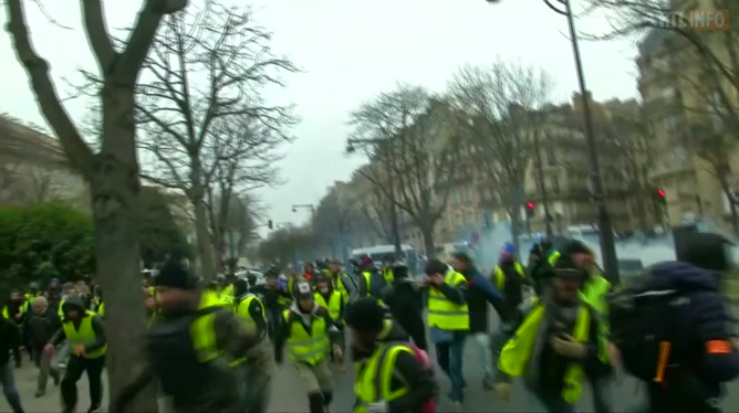 Gilets Jaunes Polémique Autour Dune Photo Retouchée Sur