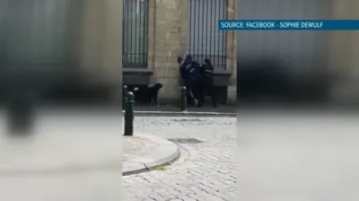 Un témoin filme l'arrestation de Sophie Dewulf, la compagne d'Arno, alors qu'elle promenait son chien